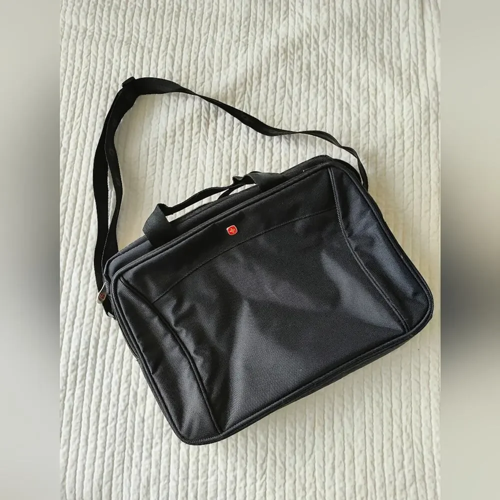 Swiss Tech Victorinox Messenger Bag EUC